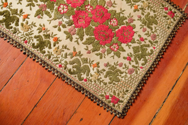 Red Rose Tufted Runner Rug