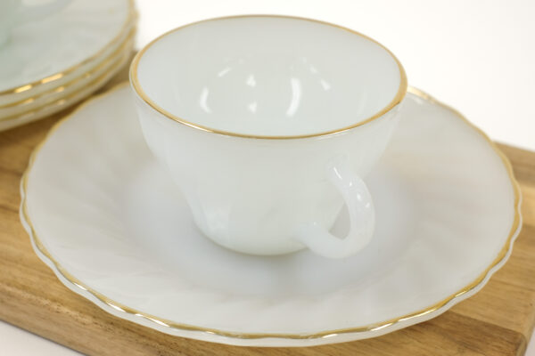 Anchor Hocking Fire King Milk Glass Suburbia Cup and Saucer Set for 4